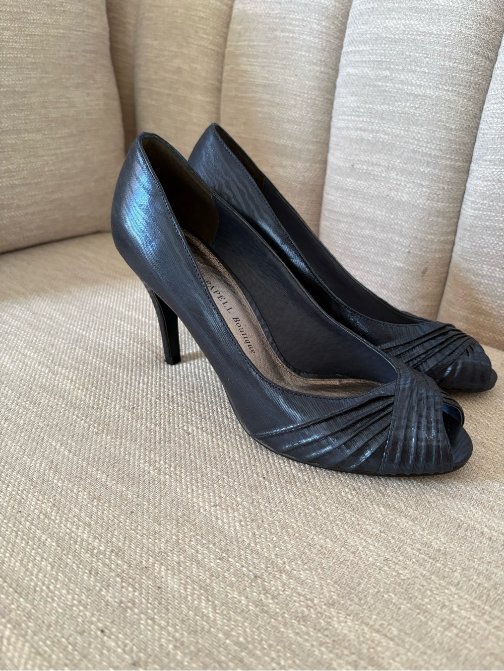 Adrianna Papell metallic navy blue peep toe heel pumps size 8 NEW